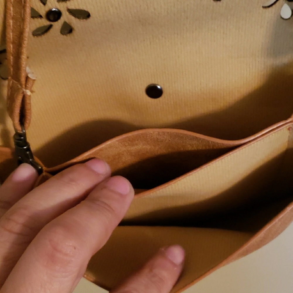 Crossbody purse - Picture 2 of 3